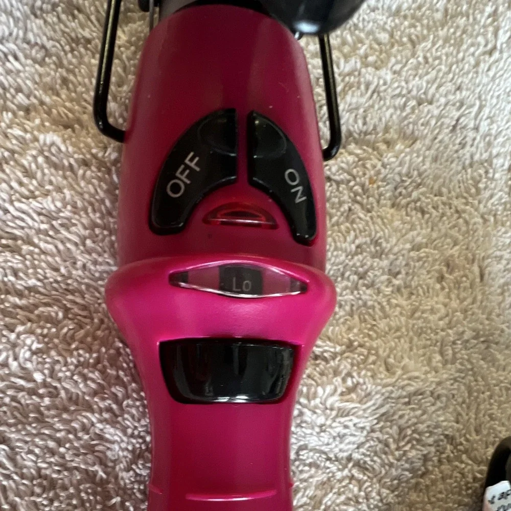 Bed Head BH319 1 in Ceramic Curling Iron, 2 Heat Settings 400°F Pink 120W